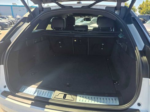 Certified 2025 Land Rover Range Rover Velar Dynamic SE image 17