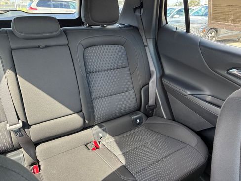 Used 2025 Chevrolet Equinox LT AWD/4WD image 32