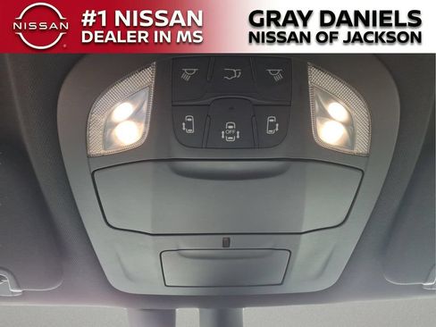 Used 2022 Chrysler Pacifica Touring FWD image 21