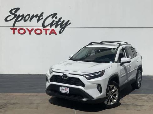 Used 2025 Toyota RAV4 XLE Premium image 1