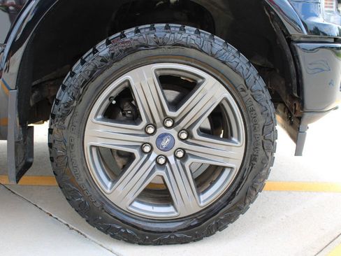 Used 2020 Ford F150 Lariat w/ Equipment Group 502A Luxury AWD/4WD image 15