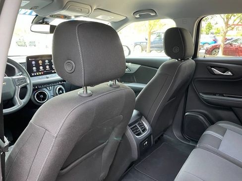 Used 2025 Chevrolet Blazer LT FWD image 27