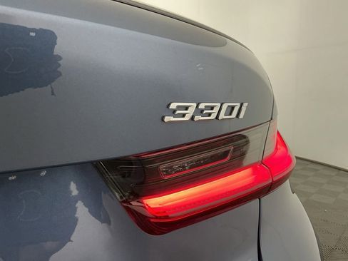 Certified 2025 BMW 330i Sedan w/ M Sport Package RWD image 30