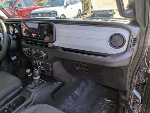 Used 2024 Jeep Wrangler Sport S image 30