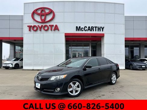 Used 2012 Toyota Camry SE image 1