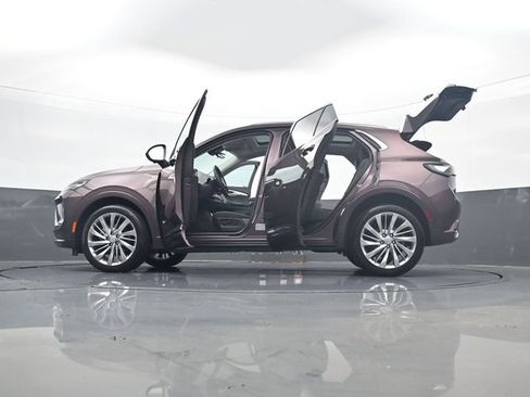 Used 2024 Buick Envision Avenir AWD/4WD image 34