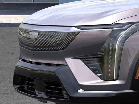 New 2026 Cadillac Optiq Luxury 2 image 13