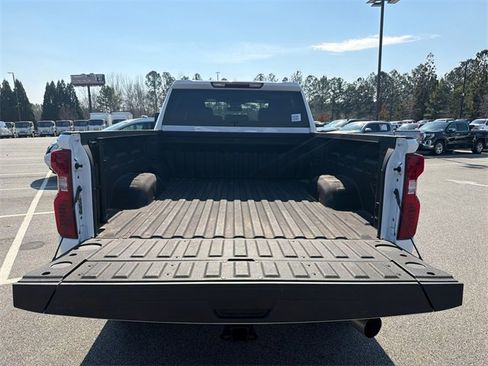 Used 2024 Chevrolet Silverado 2500 Custom w/ Custom Value Package image 18