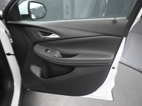 Used 2024 Buick Encore GX Preferred w/ Comfort Package FWD image 12