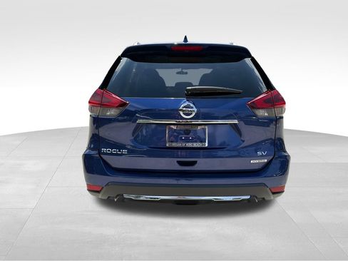 Used 2018 Nissan Rogue SV FWD image 6