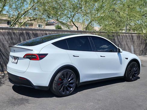 Used 2022 Tesla Model Y Performance AWD/4WD image 8