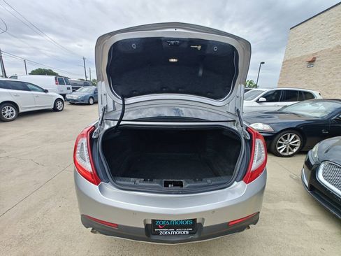 Used 2013 Lincoln MKS FWD image 13