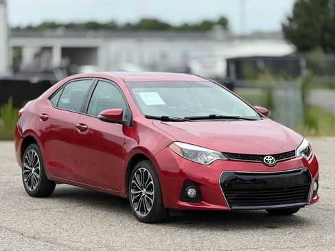 Used 2015 Toyota Corolla S FWD image 1