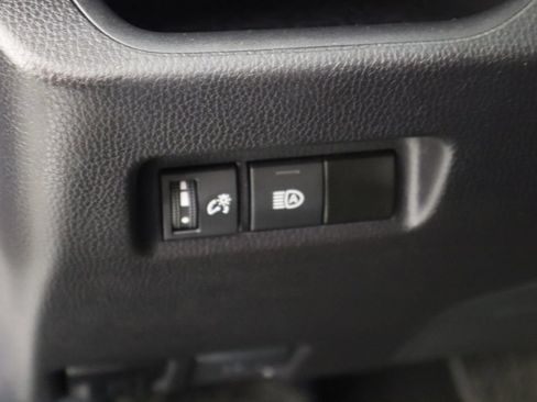 Used 2025 Toyota RAV4 XLE FWD image 22