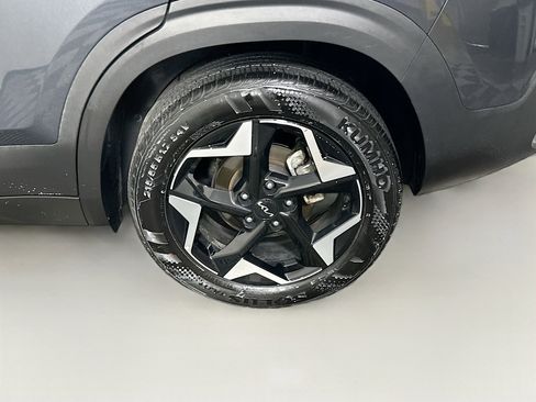 Used 2025 Kia Seltos S image 11