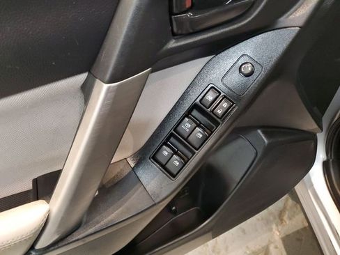 Used 2016 Subaru Forester 2.5i Premium w/ All-Weather Package image 12