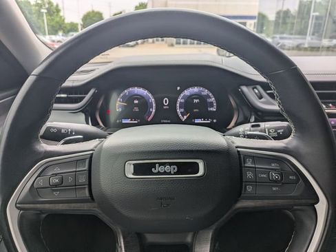 Used 2022 Jeep Grand Cherokee L Limited w/ Luxury Tech Group II AWD/4WD image 15