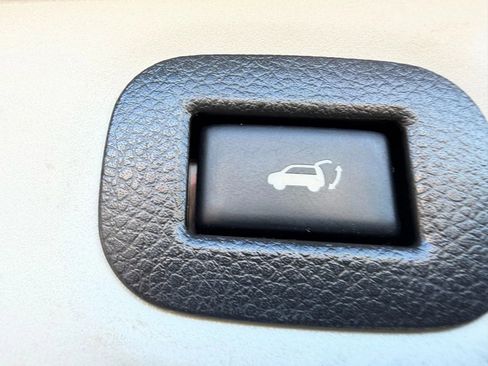 Used 2016 Nissan Rogue SL w/ SL Premium Package image 12