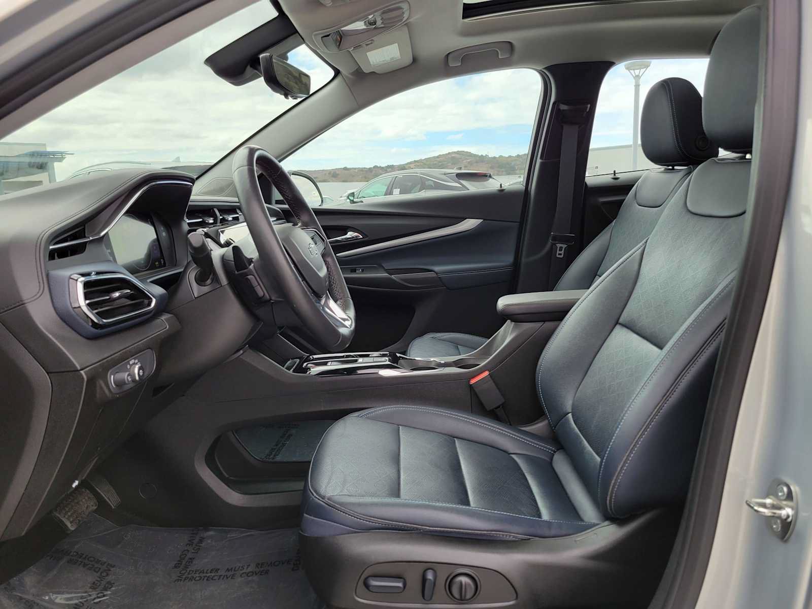 Used 2023 Chevrolet Bolt EUV Premier w/ Sun & Sound Package FWD image 20