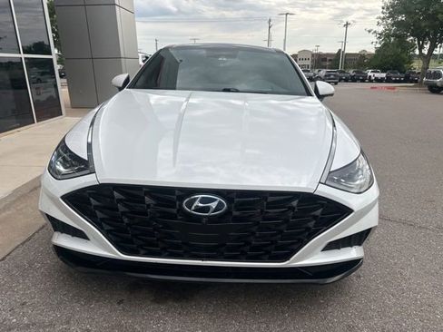 Used 2021 Hyundai Sonata Limited FWD image 2