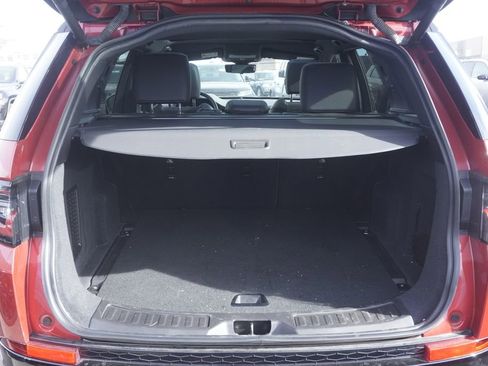 Used 2025 Land Rover Discovery Sport Dynamic SE image 31