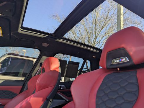 Used 2025 BMW X5 M Competition w/ Executive Package image 3