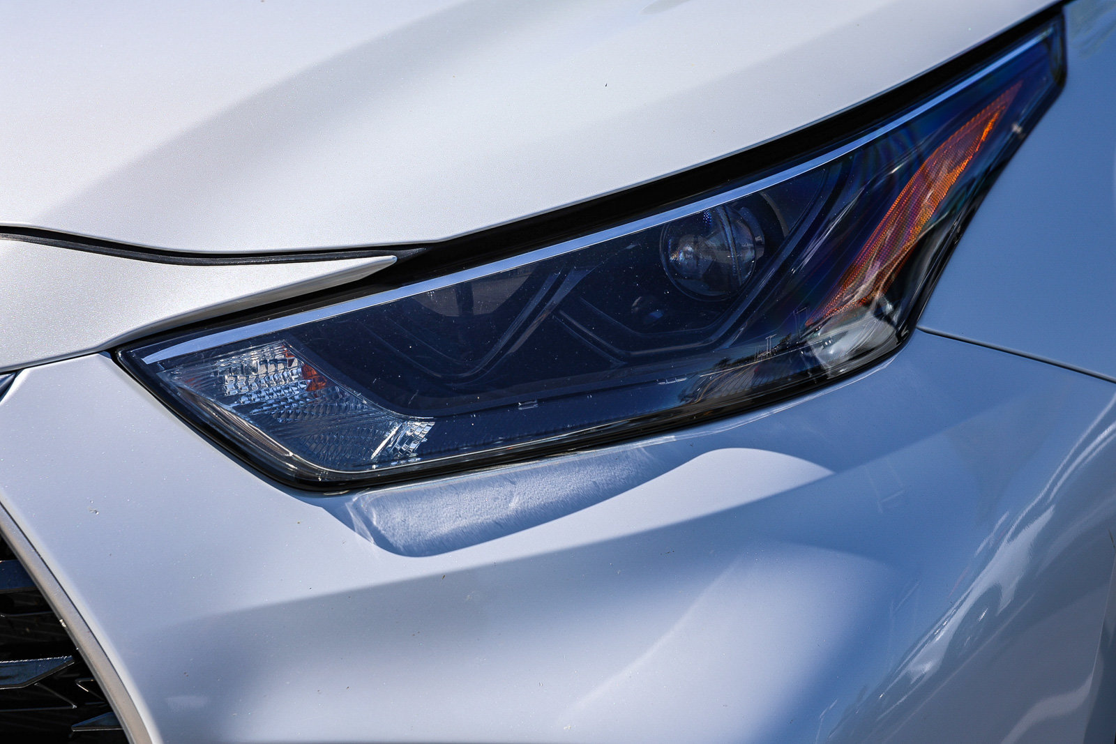 Used 2022 Toyota Highlander XLE AWD/4WD image 23