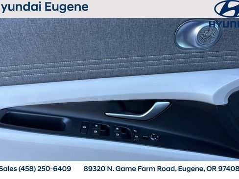 Used 2025 Hyundai Elantra Limited w/ Cargo Package image 12