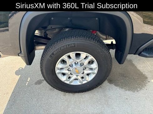 Used 2025 Chevrolet Silverado 2500 LTZ w/ LTZ Convenience Package AWD/4WD image 10