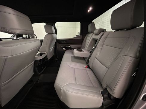 Used 2025 Toyota Tundra Limited AWD/4WD image 19