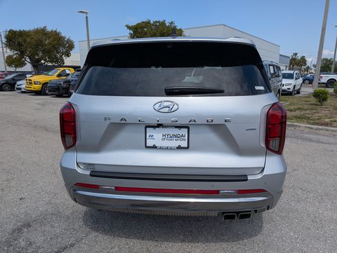 Used 2025 Hyundai Palisade Calligraphy image 5