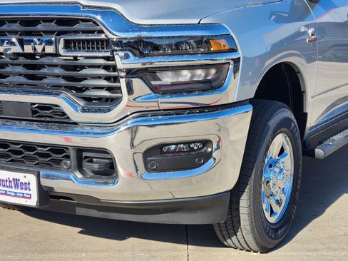 New 2026 RAM 2500 Tradesman AWD/4WD image 9