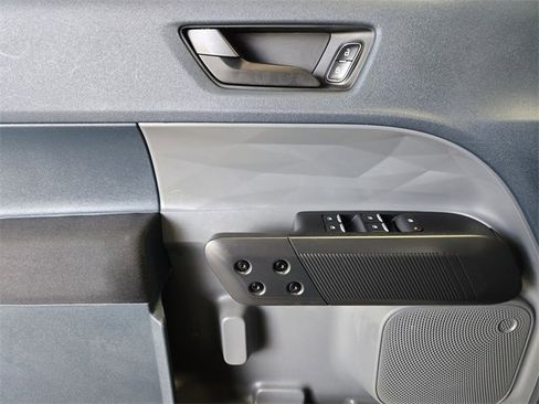 Used 2022 Ford Maverick XL image 24