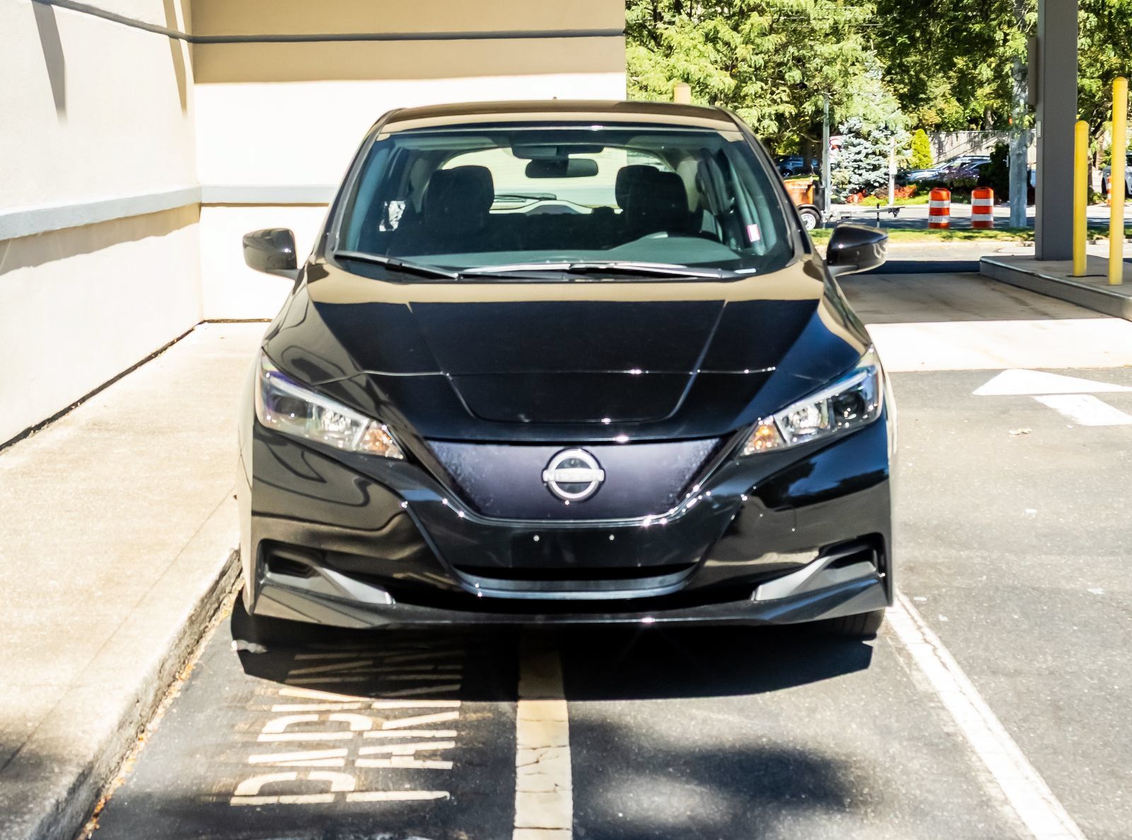 Used 2025 Nissan Leaf S FWD image 2