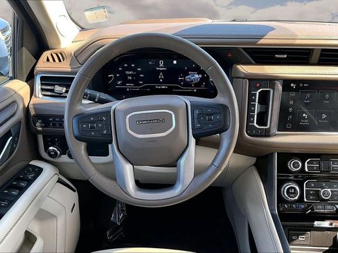 Used 2023 GMC Yukon Denali image 8