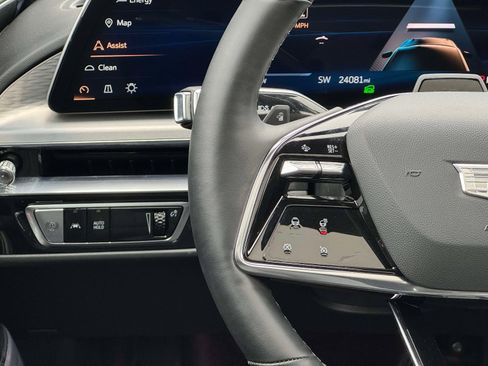 Certified 2024 Cadillac Lyriq Luxury image 9