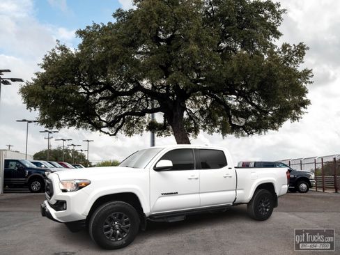 Used 2022 Toyota Tacoma SR5 image 1