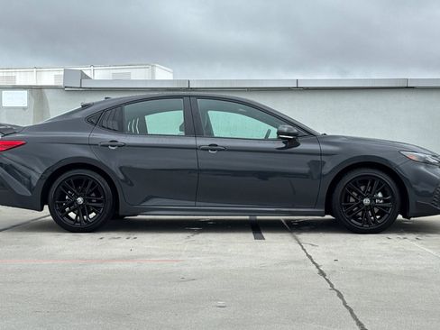 Certified 2025 Toyota Camry SE w/ Convenience Package image 2