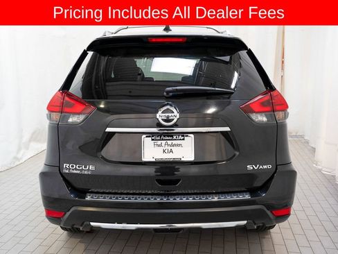 Used 2017 Nissan Rogue SV AWD/4WD image 4