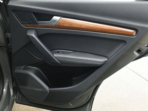 Used 2023 Audi Q5 2.0T Premium Plus image 17