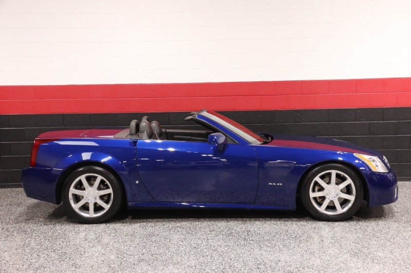 Used 2006 Cadillac XLR RWD image 7