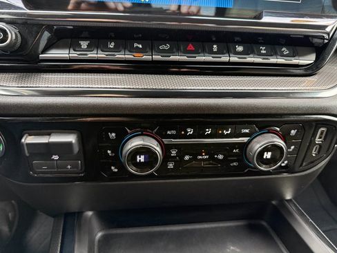 Used 2025 Chevrolet Silverado 2500 ZR2 w/ Technology Package image 19
