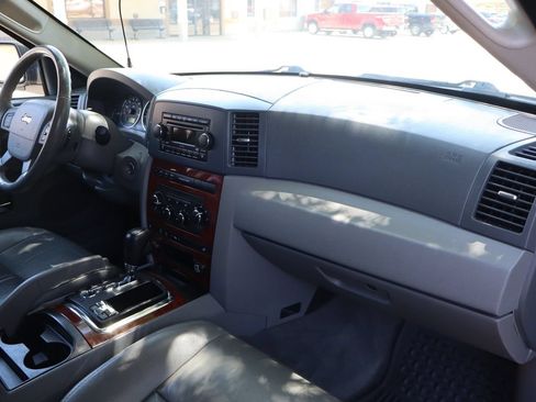Used 2006 Jeep Grand Cherokee Limited AWD/4WD image 17