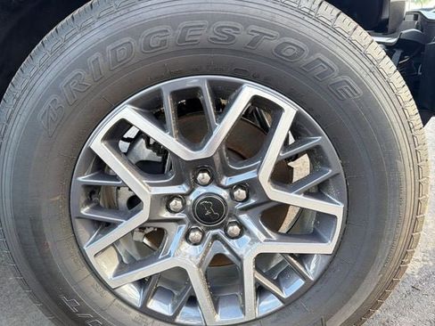 Used 2025 Jeep Wrangler Unlimited Sahara image 12