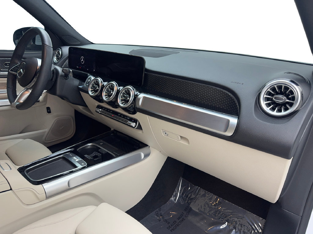 Used 2025 Mercedes-Benz GLB 250 w/ Exclusive Package image 51