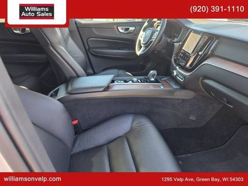 Used 2023 Volvo XC60 B5 Plus AWD/4WD image 16