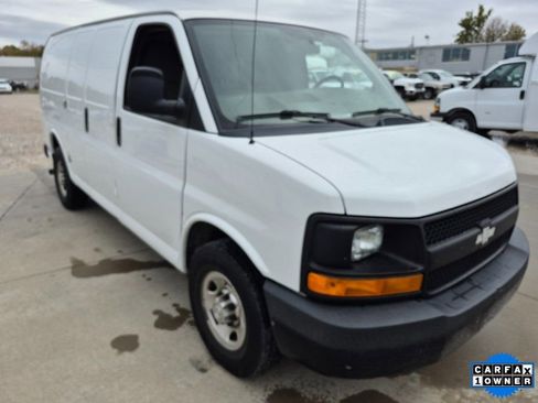 Used 2015 Chevrolet Express 2500 image 1