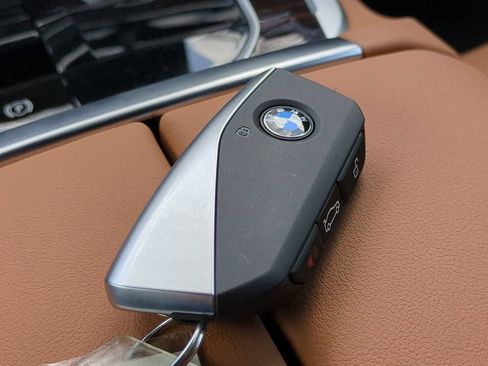 New 2026 BMW X5 xDrive40i w/ M Sport Package AWD/4WD image 29
