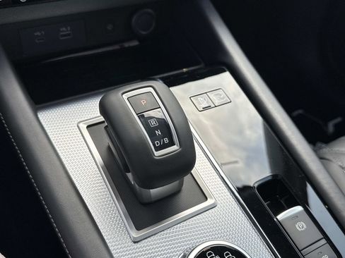 New 2025 Mitsubishi Outlander SEL image 27