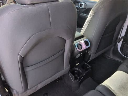 Used 2022 Jeep Wrangler Unlimited Sahara w/ Cold Weather Group image 18